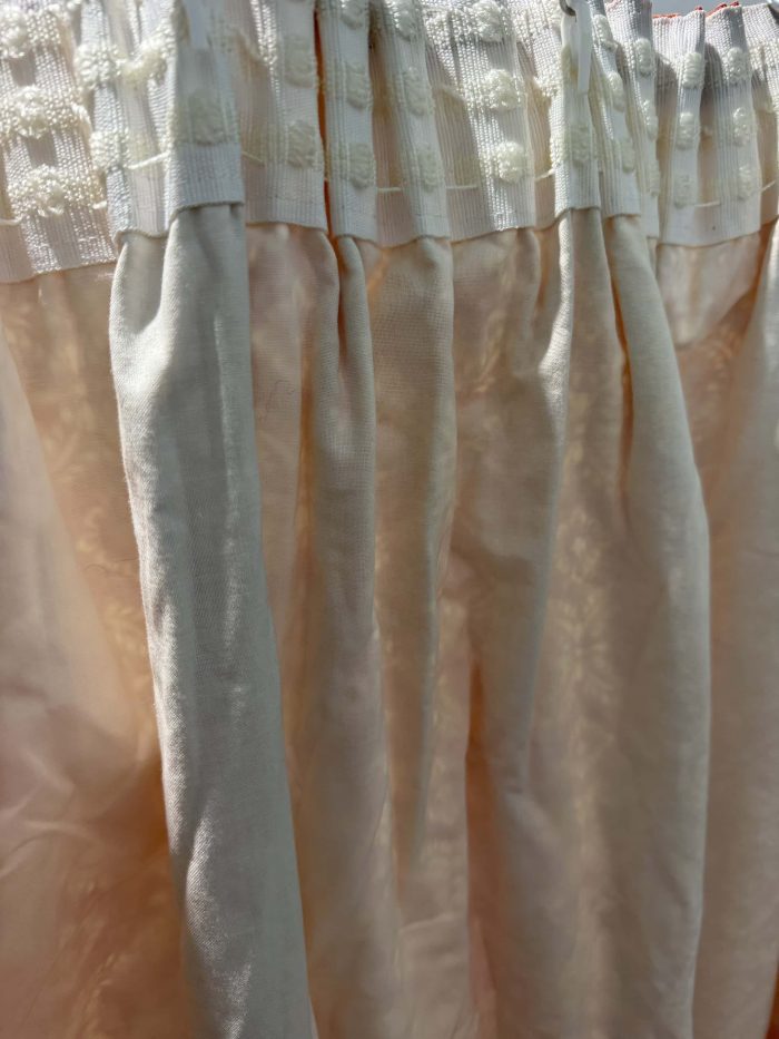 Red, country house style curtains - Image 8