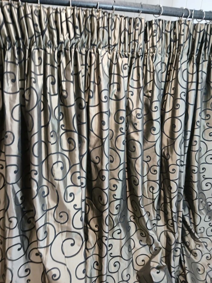 Embroidered scroll patterned, satin curtains - Image 3