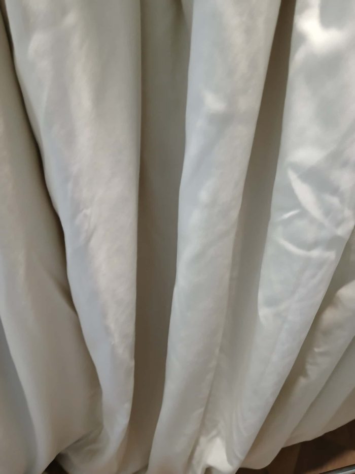 Retro velvet and satin curtains with a blend of warm tones - Image 7