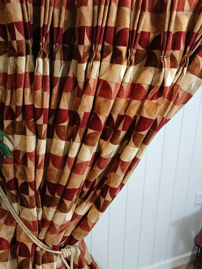 Retro velvet and satin curtains with a blend of warm tones - Image 9