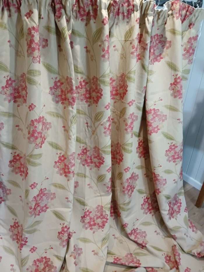 Pale gold curtains with an embroidered floral design - Image 2